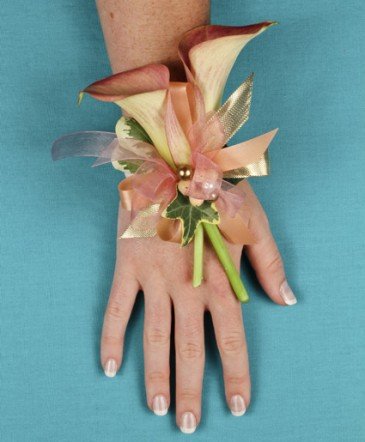 Elegant Apricot Calla – Mia's Flower Shop, Lancaster PA